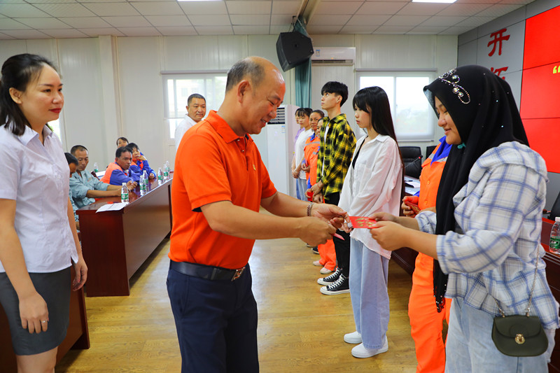 “金秋助學(xué)，圓夢(mèng)明佳！”明佳集團(tuán)黨支部及工會(huì)組織開(kāi)展愛(ài)心助學(xué)活動(dòng)！